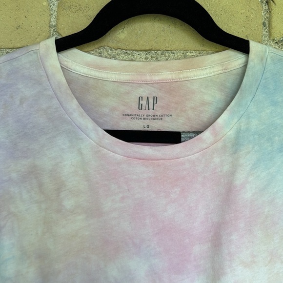 New GAP Women's Pastel Tie-Dye T-Shirt - Picture 2 of 3